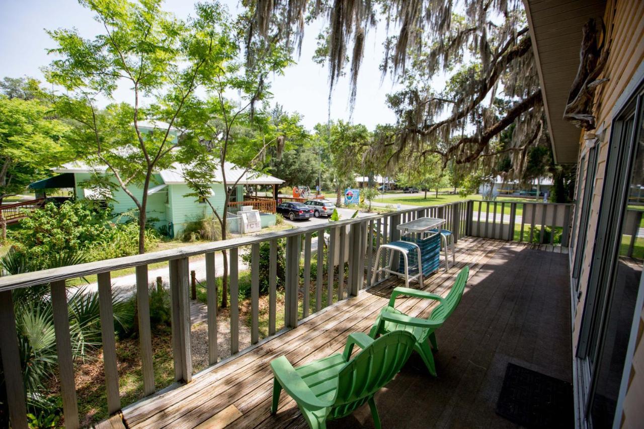 Riverfront Treetop Bungalow โฮโมซาสซา ภายนอก รูปภาพ