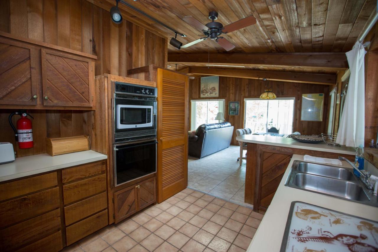 Riverfront Treetop Bungalow โฮโมซาสซา ภายนอก รูปภาพ